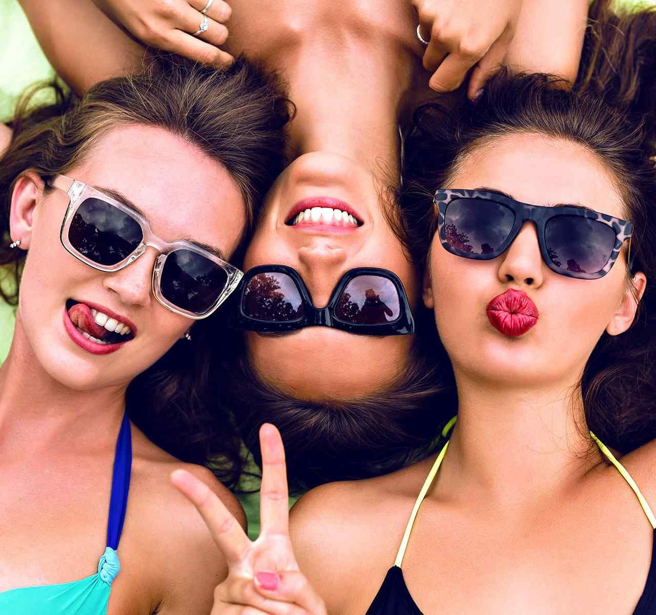 https://newsite.flybot.gr/wp-content/uploads/2017/12/inner_party_03-1280x1200.jpg
